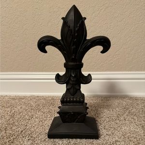 Black Fleur-de-lis